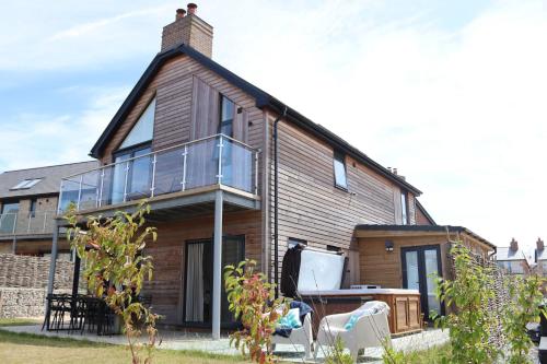 Acorn House