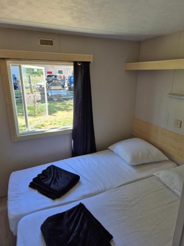 Le mobile home est dans le pré (Le mobile home est dans le pre) in Tintry