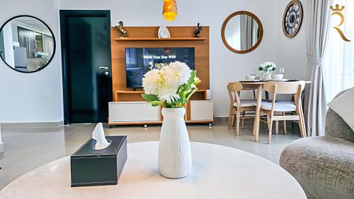 Al Reef Cozy 1BR with Pool and Serene Vibes in Abu Dhabi International Airport