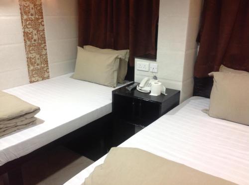 Deluxe Triple Room image 5