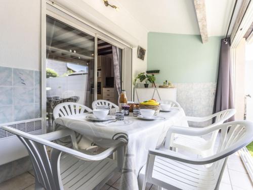 Holiday Home Hacienda Beach II-7 by Interhome near Aux bons petits plats