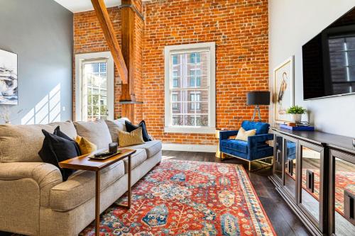 New Orleans Luxury Rentals - The Rex