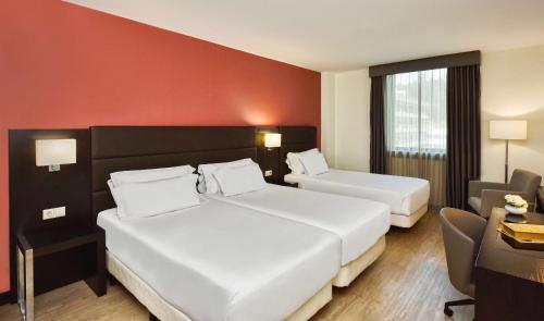 2 twin beds
