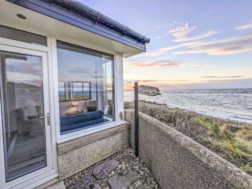 Holiday Home Waters Edge by Interhome in ลอสซีเมาธ์