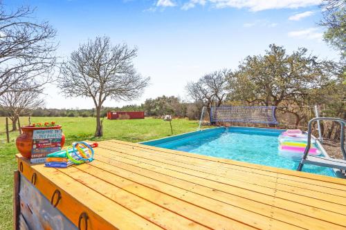 Secluded Hill Country Oasis