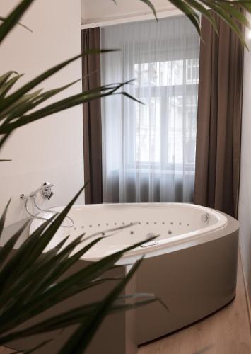 Hot tub, Aparthotel Lavilo City Center in Innere Stadt
