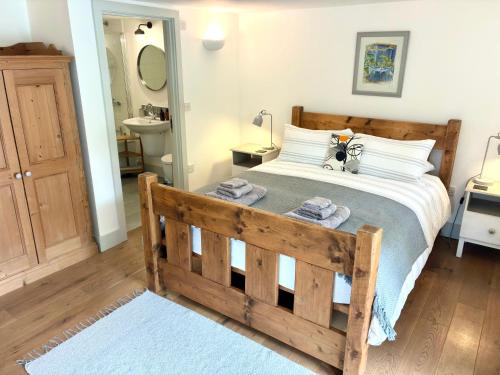 Westbury Cross House Bed & Breakfast Room Type - King Room with Garden View