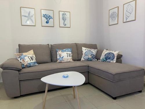 One-Bedroom Apartment image 8