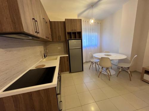 One-Bedroom Apartment image 4