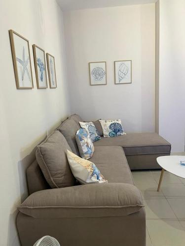 One-Bedroom Apartment image 2