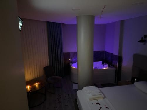 Deluxe Double Room with Bath image 5