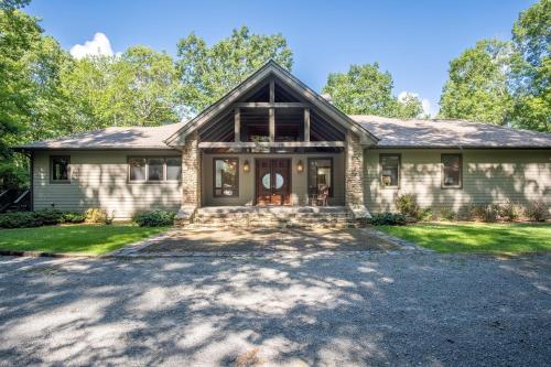 Dupont Mountain Lodge in Cedar Mountain, Vereinigte Staaten von Amerika