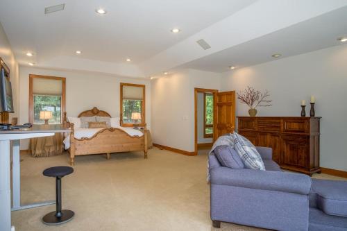 Dupont Mountain Lodge in Cedar Mountain, USA