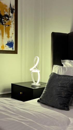 Restova lll 1BHK in seven star building self checkin - image 14