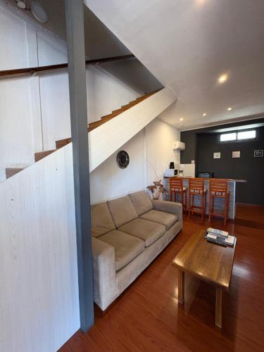 Departamento moderno y con excepcional vista a la montaña (Departamento moderno y con excepcional vista a la montana) in บียานวยบา