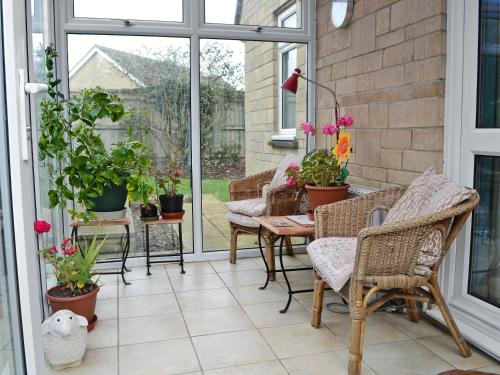 Exterior view, Sunshine Cottage in Fairford