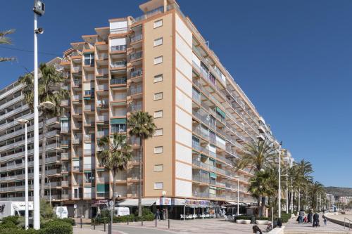 Apartment with Sea View image 2