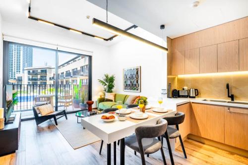 New Luxury 2 Bedroom with Padel Gym Pool Cinema BBQ, Dubaï (photo 10)
