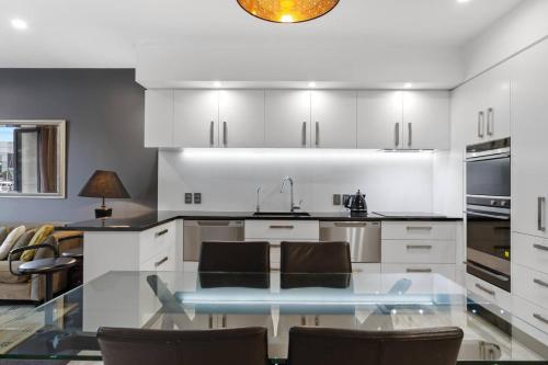QV Stays Stylish Waterfront Retreat - image 3