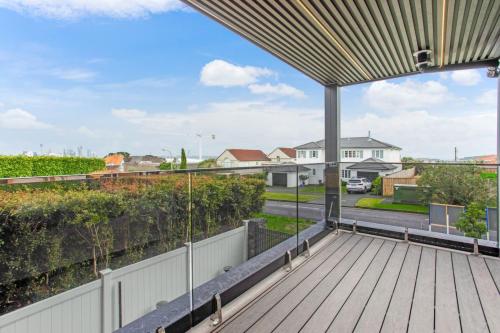 Upscale Abode with Lift, Sea and Skyline Views, Auckland (zdjęcie 7)