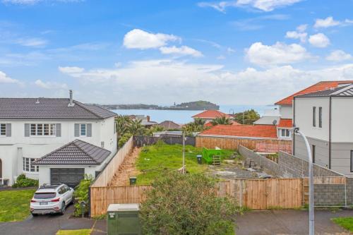 Upscale Abode with Lift, Sea and Skyline Views, Auckland (zdjęcie 8)