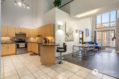 Executive 3 Bedroom Penthouse in Downtown Calgary