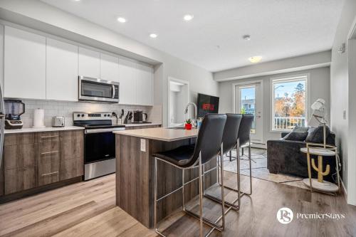Executive Suite in Inglewood with 2 Bedroom Parking AC and King Bedroom, Calgary (foto 2)