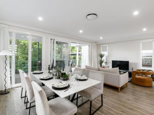 Spacious 4-Bedroom Bardon Retreat Across 2 Levels
