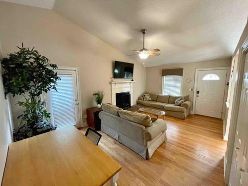 Lowcountry Oasis - 3 bed 2 bath - 5 min to beach in 芒特普萊森特