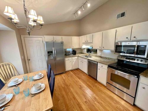 Lowcountry Oasis - 3 bed 2 bath - 5 min to beach in 芒特普萊森特