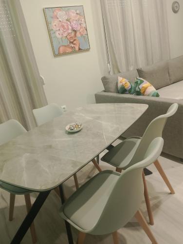 Central Modern Living Apartment 2 in 埃萊夫塞魯波利
