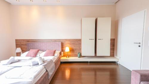 Christiano Apartments Hauptbahnhof | contactless check-in - image 4