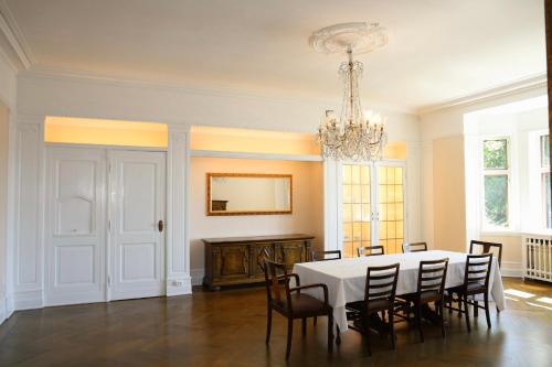 Luxury Historic Villa with private coastline in Külváros