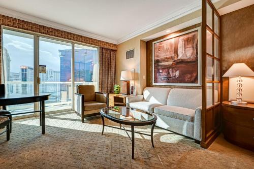 Sierra Studio at MGM Signature Tower 1 with Balcony Strip View 5 MIN WALK FROM F1 GRANDSTAND, Las Vegas (photo 11)