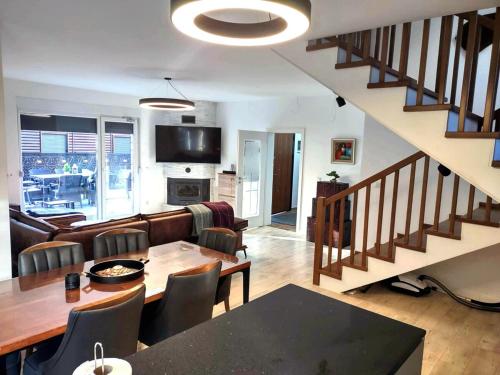 Villa Aspen Brezovica Kosovo in Prevalle