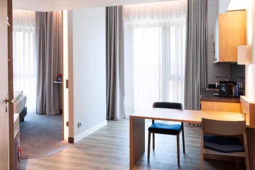 Holiday Inn Express And Suites Monheim Am Rhein By IHG in มอนไฮม์ อัม ไรน์