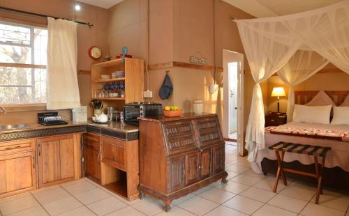 Kitchen, Muchenje Self Catering Cottages in Muchenje