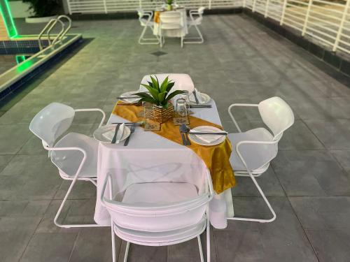 Piscina, Park Springs Hotel in Cape Coast