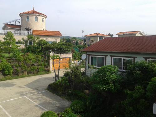 Jeju Myung House