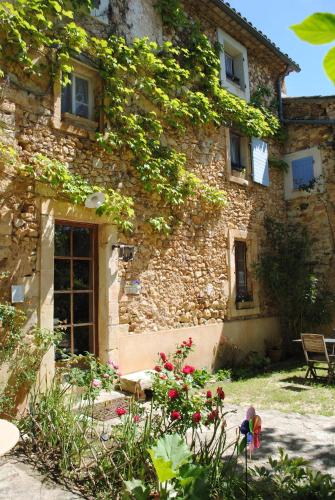 Chambres d'Hôtes Istrane (Chambres d'Hotes Istrane) in Rustrel