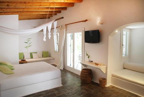 Skiathos Holidays Suites & Villas