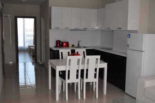 Two-Bedroom Apartment with Balcony image 2