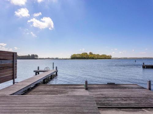 Заобикаляща среда, Marine Apartment in Kamperland in Камперланд