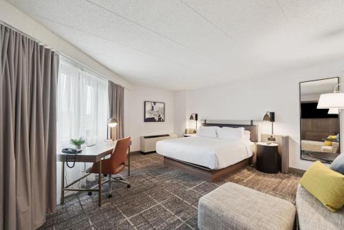 크라운 플라자 랜싱 바이 IHG