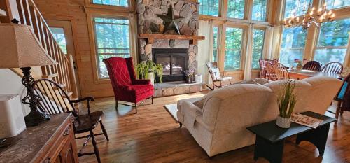 River Bend Escape by Leavetown Vacations