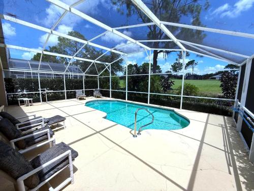 Updated Golf Course View Villa - Southern Dunes in Haines City, USA