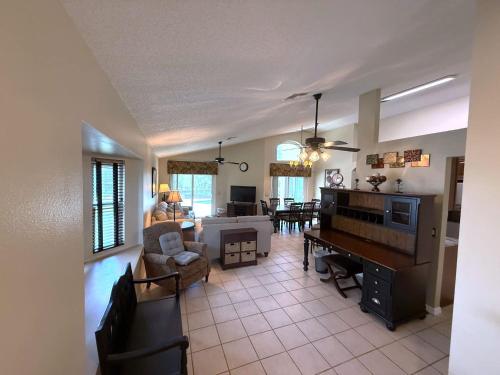Updated Golf Course View Villa - Southern Dunes in Haines City, USA