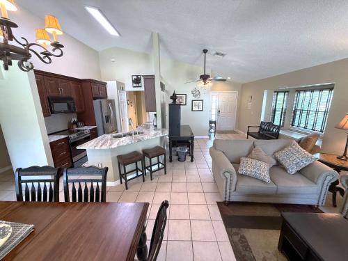 Updated Golf Course View Villa - Southern Dunes in Haines City, USA