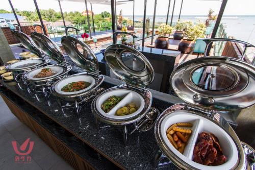 Food and beverages, Kroque Boutique and Bistro Hotel in Chonburi