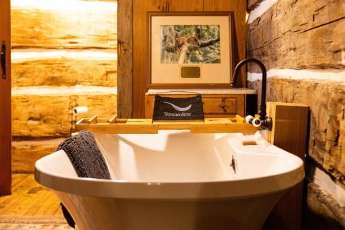 The Senator Cabin in Lloyd